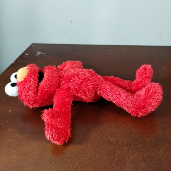 ✓Sesame Street Red Elmo Stuff Animal 10'' Plush - Picture 4 of 11